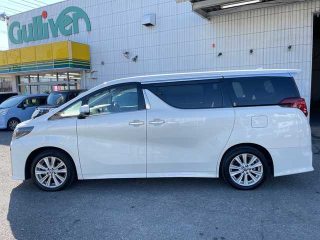 トヨタ アルファード S 神奈川県 2023(令5)年 1.3万km ホワイトパールクリスタルシャイン ワンオーナー/ダブルサンルーフ/純正ナビ（BT/AM/FM/Miracast）/フルセグTV/バックカメラ/トヨタセーフティセンス/レーンキープアシスト/レーダークルーズコントロール/クリアランスソナー/オートハイビーム/横滑り防止装置/両側パワースライドドア/革巻きステアリング/ステアリングスイッチ/LEDヘッドライト/フォグランプ/ビルトインETC/社外フロアマット/純正ドアバイザー/スマートキー　2本/プッシュスタート/保証書/取扱説明書