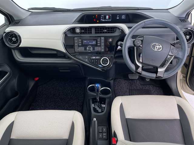 トヨタ アクア クロスオーバー グラム 愛知県 2019(令1)年 1.1万km ベージュ トヨタセーフティセンス/シートヒーター/純正オーディオ/コーナーセンサー/純正アルミホイール/LEDヘッドライト/オートマチックハイビーム/衝突軽減システム/CD/ステアリングスイッチ/スマートキー/プッシュスタート