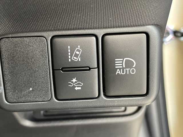 トヨタ アクア クロスオーバー グラム 愛知県 2019(令1)年 1.1万km ベージュ トヨタセーフティセンス/シートヒーター/純正オーディオ/コーナーセンサー/純正アルミホイール/LEDヘッドライト/オートマチックハイビーム/衝突軽減システム/CD/ステアリングスイッチ/スマートキー/プッシュスタート