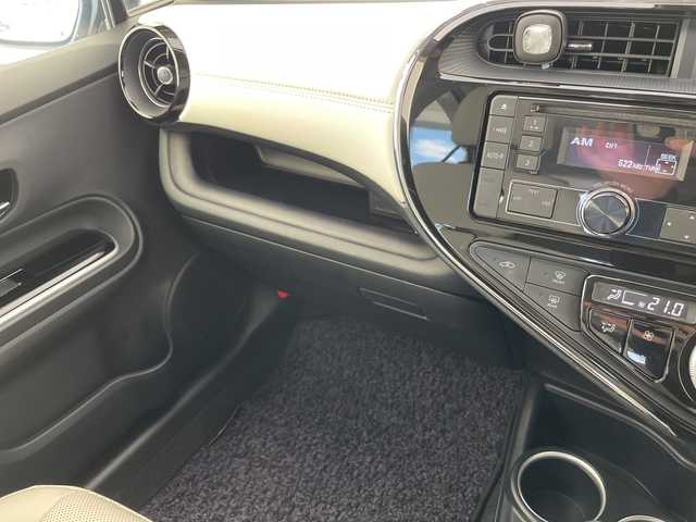 トヨタ アクア クロスオーバー グラム 愛知県 2019(令1)年 1.1万km ベージュ トヨタセーフティセンス/シートヒーター/純正オーディオ/コーナーセンサー/純正アルミホイール/LEDヘッドライト/オートマチックハイビーム/衝突軽減システム/CD/ステアリングスイッチ/スマートキー/プッシュスタート