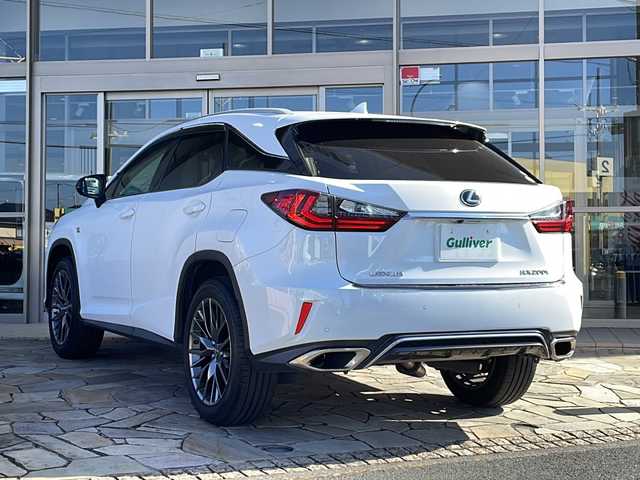 レクサス ＲＸ 200t Fスポーツ 静岡県 2017(平29)年 7.2万km ホワイトノーヴァガラスフレーク 純正メモリナビ/・CD/・DVD/・フルセグＴＶ/・Bluetooth/・USB/・AM/・FM/主要装備/・サンルーフ/・衝突軽減/・レーンキープ/・追従クルコン/・BSM/・コーナーセンサー前後/・バックカメラ/・ETC2.0/・ドラレコ前/・HUD/・パワーバックドア/・レザーシート/・パワーシートD/N席/・シートヒーターD/N席/・エアシートD/N席/・ハンドルヒーター/・ルーフレール/・社外フロアマット/・純正アルミホイール