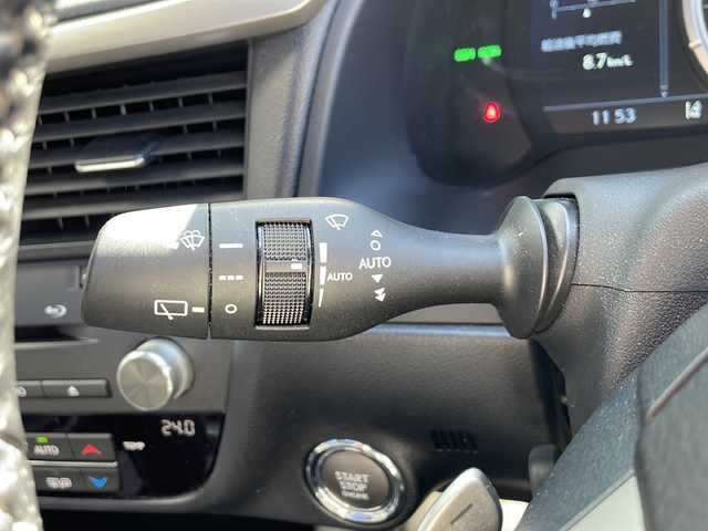 レクサス ＲＸ 200t Fスポーツ 静岡県 2017(平29)年 7.2万km ホワイトノーヴァガラスフレーク 純正メモリナビ/・CD/・DVD/・フルセグＴＶ/・Bluetooth/・USB/・AM/・FM/主要装備/・サンルーフ/・衝突軽減/・レーンキープ/・追従クルコン/・BSM/・コーナーセンサー前後/・バックカメラ/・ETC2.0/・ドラレコ前/・HUD/・パワーバックドア/・レザーシート/・パワーシートD/N席/・シートヒーターD/N席/・エアシートD/N席/・ハンドルヒーター/・ルーフレール/・社外フロアマット/・純正アルミホイール