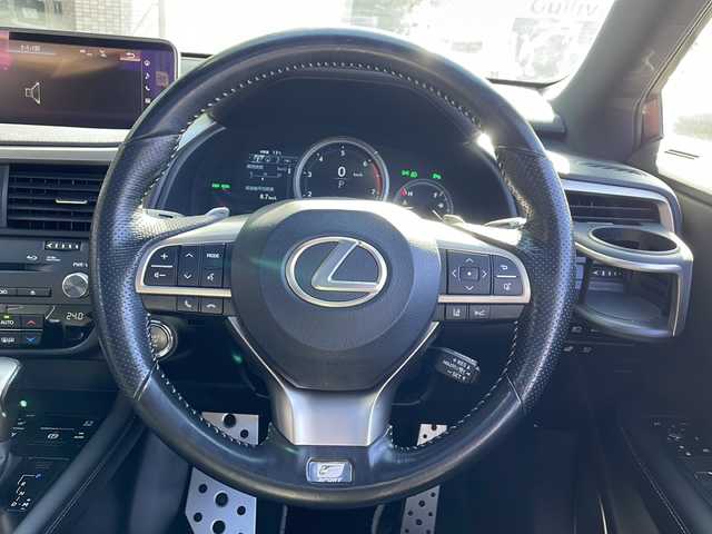 レクサス ＲＸ 200t Fスポーツ 静岡県 2017(平29)年 7.2万km ホワイトノーヴァガラスフレーク 純正メモリナビ/・CD/・DVD/・フルセグＴＶ/・Bluetooth/・USB/・AM/・FM/主要装備/・サンルーフ/・衝突軽減/・レーンキープ/・追従クルコン/・BSM/・コーナーセンサー前後/・バックカメラ/・ETC2.0/・ドラレコ前/・HUD/・パワーバックドア/・レザーシート/・パワーシートD/N席/・シートヒーターD/N席/・エアシートD/N席/・ハンドルヒーター/・ルーフレール/・社外フロアマット/・純正アルミホイール