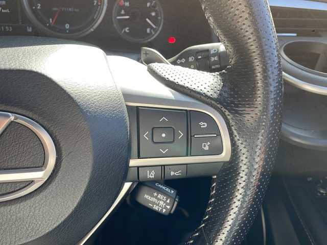 レクサス ＲＸ 200t Fスポーツ 静岡県 2017(平29)年 7.2万km ホワイトノーヴァガラスフレーク 純正メモリナビ/・CD/・DVD/・フルセグＴＶ/・Bluetooth/・USB/・AM/・FM/主要装備/・サンルーフ/・衝突軽減/・レーンキープ/・追従クルコン/・BSM/・コーナーセンサー前後/・バックカメラ/・ETC2.0/・ドラレコ前/・HUD/・パワーバックドア/・レザーシート/・パワーシートD/N席/・シートヒーターD/N席/・エアシートD/N席/・ハンドルヒーター/・ルーフレール/・社外フロアマット/・純正アルミホイール