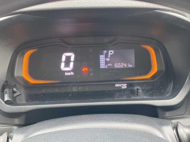 ダイハツ ミラ イース 富山県 2020(令2)年 6.1万km ブライトシルバーメタリック 禁煙車　/社外メモリナビ【Ｂｌｕｅｔｏｏｔｈ】　/ＵＳＢ　/ＩＰＯＤ　/ＡＵＸ　/バックカメラ　/アンチロックブレーキシステム/横滑り防止装置　/コーナーセンサー【前後】　/レーンアシスト　/盗難防止装置　/衝突被害軽減システム　/踏み間違い防止/アイドリングストップ/エアコン/取扱説明書/記録簿/パワーステアリング/パワーウィンドゥ/リモコンキー/スペアキー1本/社外フロアマット