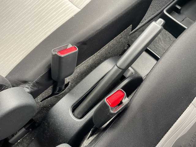 ダイハツ ミラ イース 富山県 2020(令2)年 6.1万km ブライトシルバーメタリック 禁煙車　/社外メモリナビ【Ｂｌｕｅｔｏｏｔｈ】　/ＵＳＢ　/ＩＰＯＤ　/ＡＵＸ　/バックカメラ　/アンチロックブレーキシステム/横滑り防止装置　/コーナーセンサー【前後】　/レーンアシスト　/盗難防止装置　/衝突被害軽減システム　/踏み間違い防止/アイドリングストップ/エアコン/取扱説明書/記録簿/パワーステアリング/パワーウィンドゥ/リモコンキー/スペアキー1本/社外フロアマット