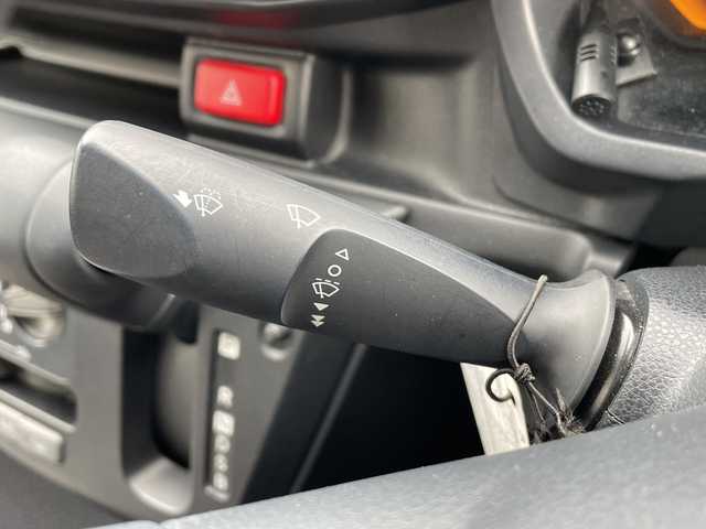 ダイハツ ミラ イース 富山県 2020(令2)年 6.1万km ブライトシルバーメタリック 禁煙車　/社外メモリナビ【Ｂｌｕｅｔｏｏｔｈ】　/ＵＳＢ　/ＩＰＯＤ　/ＡＵＸ　/バックカメラ　/アンチロックブレーキシステム/横滑り防止装置　/コーナーセンサー【前後】　/レーンアシスト　/盗難防止装置　/衝突被害軽減システム　/踏み間違い防止/アイドリングストップ/エアコン/取扱説明書/記録簿/パワーステアリング/パワーウィンドゥ/リモコンキー/スペアキー1本/社外フロアマット