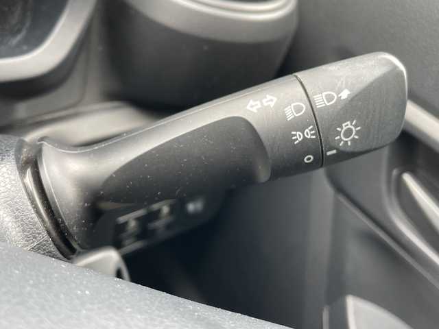 ダイハツ ミラ イース 富山県 2020(令2)年 6.1万km ブライトシルバーメタリック 禁煙車　/社外メモリナビ【Ｂｌｕｅｔｏｏｔｈ】　/ＵＳＢ　/ＩＰＯＤ　/ＡＵＸ　/バックカメラ　/アンチロックブレーキシステム/横滑り防止装置　/コーナーセンサー【前後】　/レーンアシスト　/盗難防止装置　/衝突被害軽減システム　/踏み間違い防止/アイドリングストップ/エアコン/取扱説明書/記録簿/パワーステアリング/パワーウィンドゥ/リモコンキー/スペアキー1本/社外フロアマット