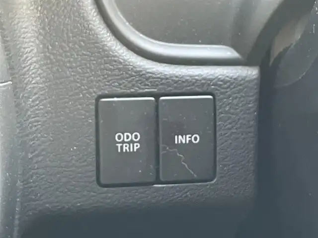 スズキ ソリオ HV MZ Dカメラ ブレーキS 滋賀県 2017(平29)年 3.2万km スターシルバーメタリック 純正ナビ/（フルセグTV/CD/Bluetooth/USB）/全方位カメラ/片側パワースライドドア/右側スライドイージークロージャー/クルーズコントロール/ステアリングスイッチ/リアスポイラー/リア席サンシェード/アイドリングストップ/レーンキープアシスト/純正フロアマット/スマートキー/スペアキー×1