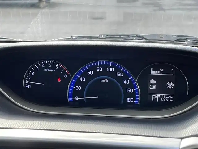 スズキ ソリオ HV MZ Dカメラ ブレーキS 滋賀県 2017(平29)年 3.2万km スターシルバーメタリック 純正ナビ/（フルセグTV/CD/Bluetooth/USB）/全方位カメラ/片側パワースライドドア/右側スライドイージークロージャー/クルーズコントロール/ステアリングスイッチ/リアスポイラー/リア席サンシェード/アイドリングストップ/レーンキープアシスト/純正フロアマット/スマートキー/スペアキー×1