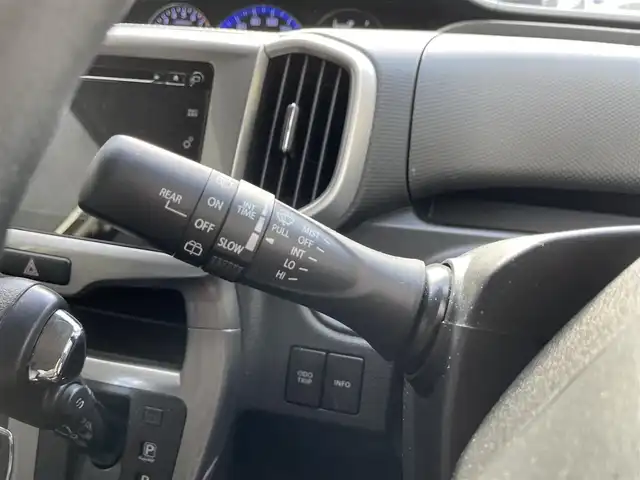 スズキ ソリオ HV MZ Dカメラ ブレーキS 滋賀県 2017(平29)年 3.2万km スターシルバーメタリック 純正ナビ/（フルセグTV/CD/Bluetooth/USB）/全方位カメラ/片側パワースライドドア/右側スライドイージークロージャー/クルーズコントロール/ステアリングスイッチ/リアスポイラー/リア席サンシェード/アイドリングストップ/レーンキープアシスト/純正フロアマット/スマートキー/スペアキー×1