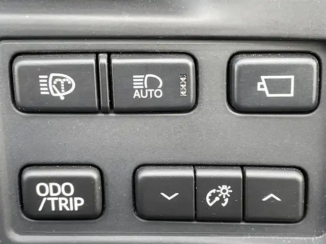 トヨタ クラウン ロイヤル ロイヤルサルーン G 福岡県 2016(平28)年 4.5万km ブラック メーカー純正ナビ/フルセグTV/CD/DVD/BT/HDD/AM/FM/パノラミックビューモニター/レーダークルーズコントロール/クリアランスソナー/純正17AW/ステアリングリモコン/オートハイビーム/HIDオートライト/フォグランプ/ビルトインETC/スマートキー/プッシュスタート/シートメモリー/パワーシート/シートベンチレーション/シートヒーター/ロールサンシェード