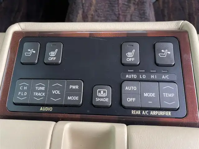 トヨタ クラウン ロイヤル ロイヤルサルーン G 福岡県 2016(平28)年 4.5万km ブラック メーカー純正ナビ/フルセグTV/CD/DVD/BT/HDD/AM/FM/パノラミックビューモニター/レーダークルーズコントロール/クリアランスソナー/純正17AW/ステアリングリモコン/オートハイビーム/HIDオートライト/フォグランプ/ビルトインETC/スマートキー/プッシュスタート/シートメモリー/パワーシート/シートベンチレーション/シートヒーター/ロールサンシェード