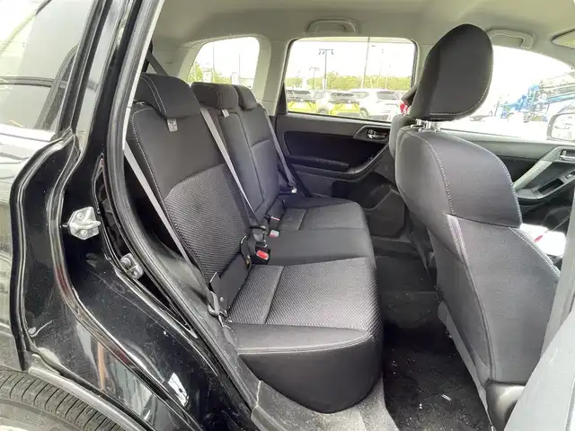 スバル フォレスター 2．0i－L 道央・札幌 2014(平26)年 8.5万km クリスタルブラックシリカ 4WD/社外SDナビ/AM/FM/CD/DVD/フルセグTV/BT/横滑り防止システム/ヒルスタートアシストコントロール/ドライブレコーダー/クルーズコントロール/前席パワーシート/前席シートヒーター/アルミホイール冬タイヤ積込/225/60/R17 2018年　6mm/オートライト/スマートキー/ETC/ドアバイザー/プッシュスタート/電動格納ミラー