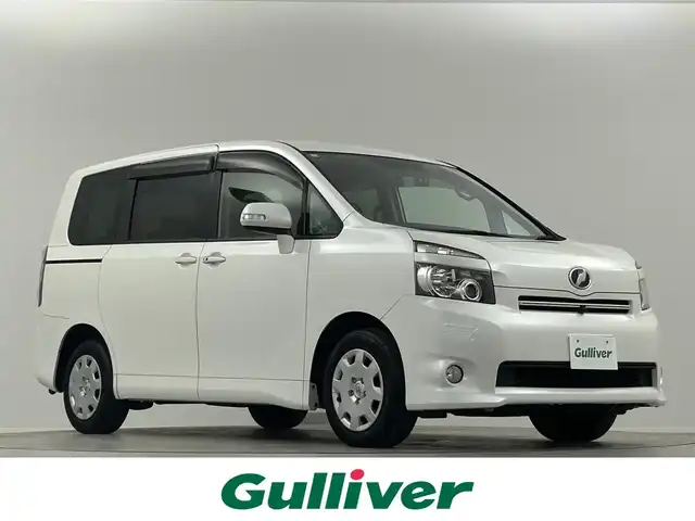 トヨタ ヴォクシー X Lエディション 埼玉県 2007(平19)年 16.2万km ホワイトパールクリスタルシャイン 純正ナビ　地デジ　ＣＤ　ＤＶＤ　バックカメラ　前後ドライブレコーダー　ＥＴＣ　片側パワースライドドア　横滑り防止機能　フロアマット　ドアバイザー　プッシュスタート　スマートキー　純正１５インチＡＷ