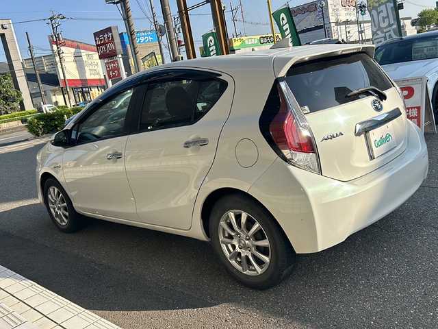トヨタ アクア 福井県 2016(平28)年 7.8万km ライムホワイトパールクリスタルシャイン スマートキー/プッシュスタート/ヘッドライトレベライザー/オートライト/