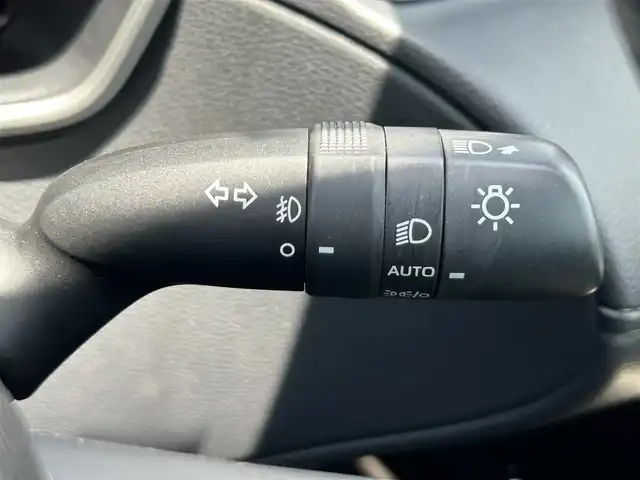 トヨタ カローラ クロス ハイブリッド Z 奈良県 2021(令3)年 3.2万km プラチナホワイトパールマイカ 純正ディスプレイオーディオ　/フルセグテレビ　/テレビキャンセラー/パワーバックドア　/ビルトインＥＴＣ２．０　/オートハイビーム　/全方位モニター　/プリクラッシュセーフティー　/ブラインドスポットモニター　/コーナーセンサー/アダブティブクルーズコントロール/オートハイビーム/パワシート（運転席のみ）/シートヒーター/純正アルミホイール/フルエアロ（フロント・サイド・リア）/LEDフロントライト/取り扱い説明書/保証書/スペアキーあり