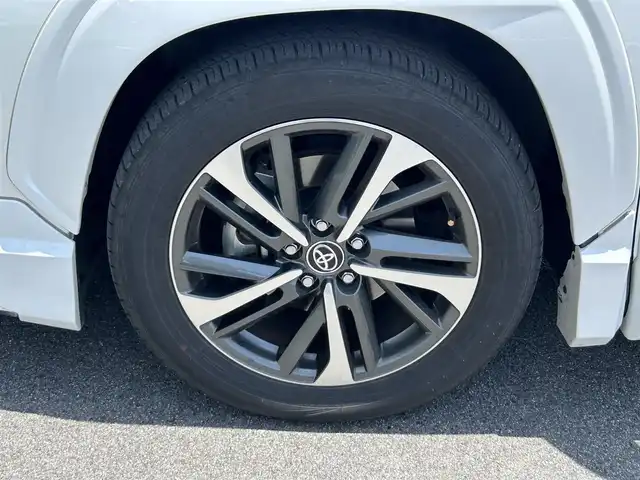 トヨタ カローラ クロス ハイブリッド Z 奈良県 2021(令3)年 3.2万km プラチナホワイトパールマイカ 純正ディスプレイオーディオ　/フルセグテレビ　/テレビキャンセラー/パワーバックドア　/ビルトインＥＴＣ２．０　/オートハイビーム　/全方位モニター　/プリクラッシュセーフティー　/ブラインドスポットモニター　/コーナーセンサー/アダブティブクルーズコントロール/オートハイビーム/パワシート（運転席のみ）/シートヒーター/純正アルミホイール/フルエアロ（フロント・サイド・リア）/LEDフロントライト/取り扱い説明書/保証書/スペアキーあり