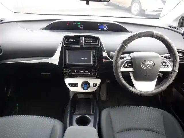 トヨタ プリウス S 静岡県 2016(平28)年 15.4万km ホワイトパールクリスタルシャイン  スマートキー/ プッシュスタート/ 純正SDナビ(NSCP-W64)/ バックカメラ/ Yupiteru 前後ドライブレコーダー/ ビルトインETC/ クルーズコントロール/ 純正LEDヘッドライト/ 純正フロアマット/ ドアバイザー