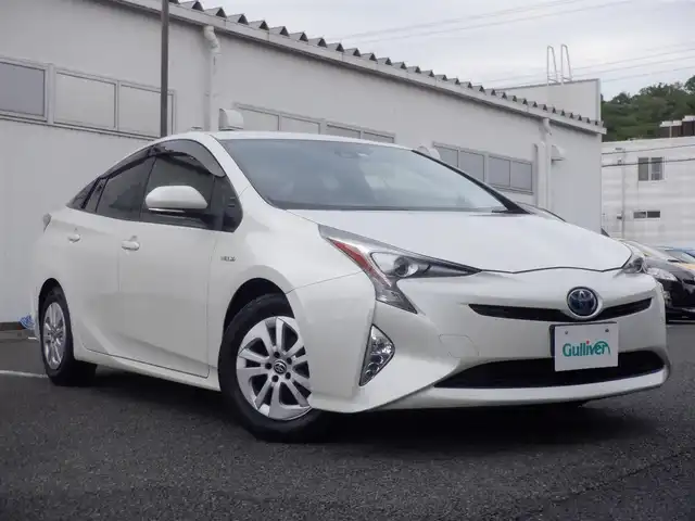 トヨタ プリウス S 静岡県 2016(平28)年 15.4万km ホワイトパールクリスタルシャイン  スマートキー/ プッシュスタート/ 純正SDナビ(NSCP-W64)/ バックカメラ/ Yupiteru 前後ドライブレコーダー/ ビルトインETC/ クルーズコントロール/ 純正LEDヘッドライト/ 純正フロアマット/ ドアバイザー