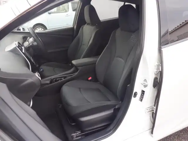 トヨタ プリウス S 静岡県 2016(平28)年 15.4万km ホワイトパールクリスタルシャイン  スマートキー/ プッシュスタート/ 純正SDナビ(NSCP-W64)/ バックカメラ/ Yupiteru 前後ドライブレコーダー/ ビルトインETC/ クルーズコントロール/ 純正LEDヘッドライト/ 純正フロアマット/ ドアバイザー