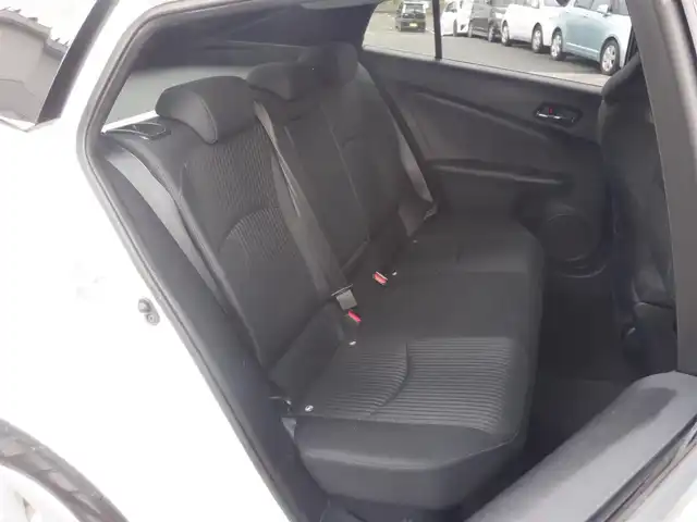 トヨタ プリウス S 静岡県 2016(平28)年 15.4万km ホワイトパールクリスタルシャイン  スマートキー/ プッシュスタート/ 純正SDナビ(NSCP-W64)/ バックカメラ/ Yupiteru 前後ドライブレコーダー/ ビルトインETC/ クルーズコントロール/ 純正LEDヘッドライト/ 純正フロアマット/ ドアバイザー