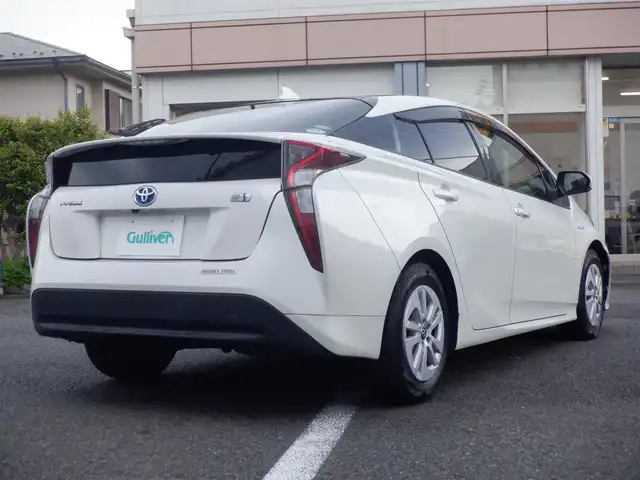 トヨタ プリウス S 静岡県 2016(平28)年 15.4万km ホワイトパールクリスタルシャイン  スマートキー/ プッシュスタート/ 純正SDナビ(NSCP-W64)/ バックカメラ/ Yupiteru 前後ドライブレコーダー/ ビルトインETC/ クルーズコントロール/ 純正LEDヘッドライト/ 純正フロアマット/ ドアバイザー