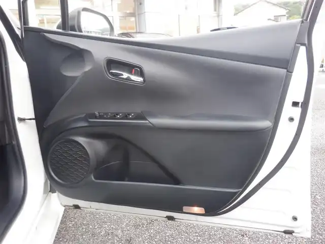 トヨタ プリウス S 静岡県 2016(平28)年 15.4万km ホワイトパールクリスタルシャイン  スマートキー/ プッシュスタート/ 純正SDナビ(NSCP-W64)/ バックカメラ/ Yupiteru 前後ドライブレコーダー/ ビルトインETC/ クルーズコントロール/ 純正LEDヘッドライト/ 純正フロアマット/ ドアバイザー