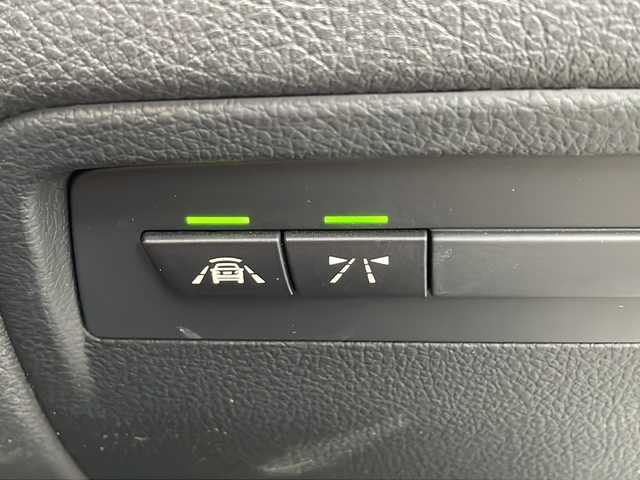 ＢＭＷ ３２０ｄ Mスポーツ 道北・旭川 2015(平27)年 6.3万km 白 ・禁煙/・純正ナビ CD/DVD/USB/AUX/BT/・レーンチェンジウォーニング/・レーンディパイヤーウォーニング/・前車接近警告機能/・衝突回避/・被害軽減ブレーキ/・ACC/・BMWSOSコール/・インテリジェントセーフティシステム/・E-8スポーツAT/・フロントエアロ/・ハイグロスシャドー/・大型サイドシルスポイラー/・Mスポーツサスペンション/・ブラックルーフライニング/・パドルシフト/・冬タイヤ積み込み/・ドライブレコーダー/・メモリーシート/・フォグランプ/・リアフォグランプ/・ヘットライトウォッシャー/・保証書/・取扱説明書