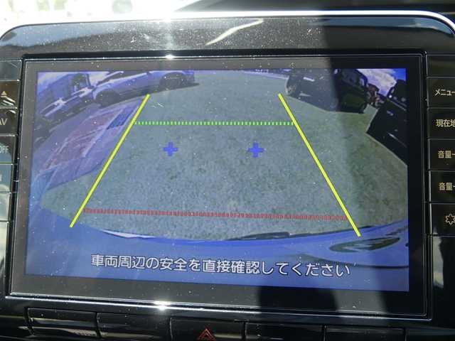 日産 セレナ ハイウェイスター V 千葉県 2022(令4)年 6.9万km ブリリアントホワイトパール 195/60R16/エマージェンシーブレーキ/プロパイロット/インテリジェントクルーズコントロール/ハンズフリー両側パワースライドドア/純正SDナビ/地デジTV/【DVD/CD再生機能】/バックカメラ/ドライブレコーダー/革巻きステアリング/ステアリングスイッチ/ETC/LEDヘッドライト/LEDフォグライト/ウインカーミラー/コーナーセンサー/純正16インチアルミホイル/インテリジェントキー