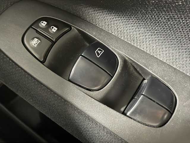 日産 セレナ ハイウェイスター Sハイブリッド 福岡県 2014(平26)年 13.1万km ダイヤモンドブラック 純正ナビ/Bluetooth/フルセグTV/CD/DVD/バックカメラ/両側パワースライドドア/クルーズコントロール/衝突被害軽減ブレーキ/レーンアシスト/純正フロアマット/ETC/電動格納ミラー/純正16インチアルミホイール/オートライト