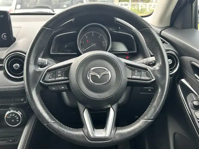 マツダ デミオ XD ツーリング 兵庫県 2018(平30)年 5.2万km スノーフレイクホワイトパールマイカ 純正ナビ　/フルセグＴＶ　/バックカメラ　/ＥＴＣ　/ＬＥＤヘッドライト　/ステアシフトマチック　/ブラインドスポットモニタリング/シートヒーター　/ＡＵＸ接続　/ＣＤ／ＤＶＤ　/純正アルミホイル　/Ｂｌｕｅｔｏｏｔｈ接続