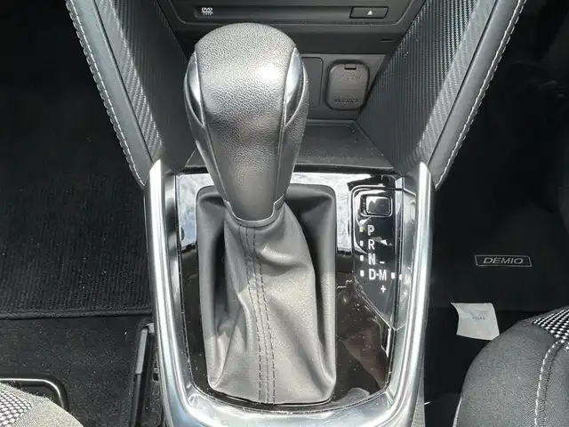 マツダ デミオ XD ツーリング 兵庫県 2018(平30)年 5.2万km スノーフレイクホワイトパールマイカ 純正ナビ　/フルセグＴＶ　/バックカメラ　/ＥＴＣ　/ＬＥＤヘッドライト　/ステアシフトマチック　/ブラインドスポットモニタリング/シートヒーター　/ＡＵＸ接続　/ＣＤ／ＤＶＤ　/純正アルミホイル　/Ｂｌｕｅｔｏｏｔｈ接続