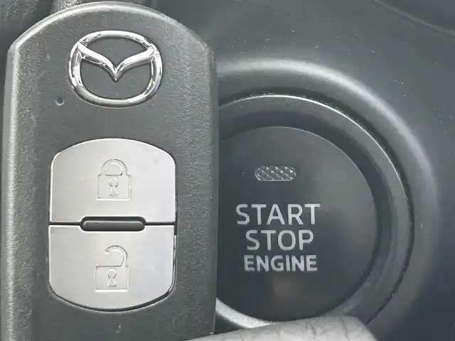 マツダ デミオ XD ツーリング 兵庫県 2018(平30)年 5.2万km スノーフレイクホワイトパールマイカ 純正ナビ　/フルセグＴＶ　/バックカメラ　/ＥＴＣ　/ＬＥＤヘッドライト　/ステアシフトマチック　/ブラインドスポットモニタリング/シートヒーター　/ＡＵＸ接続　/ＣＤ／ＤＶＤ　/純正アルミホイル　/Ｂｌｕｅｔｏｏｔｈ接続