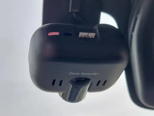 スズキ ソリオ バンディット HV SV 東京都 2019(平31)年 4万km ピュアホワイトP スズキセーフティサポート/・デュアルカメラブレーキサポート/・車線逸脱警報機能/・先行車発進お知らせ機能/・標識認知機能/・誤発進抑制機能/・アダプティブクルーズコントロール/・コーナーセンサー/・全方位モニター/プッシュスタート/パドルシフト/純正ナビ/フルセグTV/ETC/ドライブレコーダー/片側パワースライドドア/シートヒーター/パーソナルテーブル/後席ロールサンシェード/LEDヘッドライト/オートライト/ドアバイザー/15インチ純正アルミホイール/スマートキー