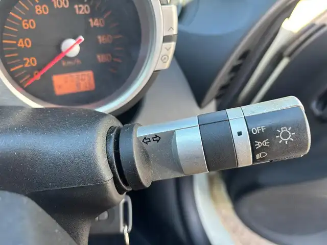 日産 フェアレディ Ｚ バージョンT 愛知県 2004(平16)年 1.8万km ホワイトパール ＢＯＳＥサウンド　７スピーカー　６ＣＤチェンジャー　ＥＴＣ　本革シート　シートヒーター　パワーシート　ＨＩＤライト　オートエアコン　純正１７インチアルミホイール　キーレスエントリー　スペアキー