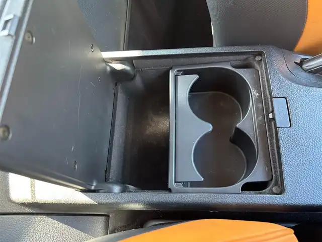 日産 フェアレディ Ｚ バージョンT 愛知県 2004(平16)年 1.8万km ホワイトパール ＢＯＳＥサウンド　７スピーカー　６ＣＤチェンジャー　ＥＴＣ　本革シート　シートヒーター　パワーシート　ＨＩＤライト　オートエアコン　純正１７インチアルミホイール　キーレスエントリー　スペアキー