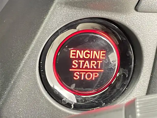 ホンダ ＷＲ－Ｖ Z ブラックスタイル 千葉県 2025(令7)年 0.2万km オブシダンブルーパール ホンダセンシング/・衝突軽減ブレーキ（CMBS）/・先行車発進お知らせ機能/・歩行者事故低減ステアリング/・路外逸脱抑制機能/・標識認識機能/・アダプティブクルーズコントロール（ACC）/・車線維持支援システム（LKAS）/・誤発進抑制機能/・後方誤発進抑制機能/・近距離衝突軽減ブレーキ/・急アクセル抑制機能/・パーキングセンサーシステム/・オートハイビーム/純正ディスプレイオーディオ/　Applecarplay/AndroidAuto/Bluetooth/バックカメラ/パドルシフト/ヘッドライトレベライザー/ステアリングスイッチ/革巻きステアリング/プッシュスタート&スマートキー/電動格納ミラー/LEDヘッドライト