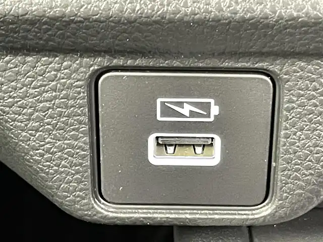 ホンダ ＷＲ－Ｖ Z ブラックスタイル 千葉県 2025(令7)年 0.2万km オブシダンブルーパール ホンダセンシング/・衝突軽減ブレーキ（CMBS）/・先行車発進お知らせ機能/・歩行者事故低減ステアリング/・路外逸脱抑制機能/・標識認識機能/・アダプティブクルーズコントロール（ACC）/・車線維持支援システム（LKAS）/・誤発進抑制機能/・後方誤発進抑制機能/・近距離衝突軽減ブレーキ/・急アクセル抑制機能/・パーキングセンサーシステム/・オートハイビーム/純正ディスプレイオーディオ/　Applecarplay/AndroidAuto/Bluetooth/バックカメラ/パドルシフト/ヘッドライトレベライザー/ステアリングスイッチ/革巻きステアリング/プッシュスタート&スマートキー/電動格納ミラー/LEDヘッドライト