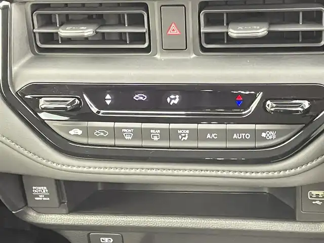 ホンダ ＷＲ－Ｖ Z ブラックスタイル 千葉県 2025(令7)年 0.2万km オブシダンブルーパール ホンダセンシング/・衝突軽減ブレーキ（CMBS）/・先行車発進お知らせ機能/・歩行者事故低減ステアリング/・路外逸脱抑制機能/・標識認識機能/・アダプティブクルーズコントロール（ACC）/・車線維持支援システム（LKAS）/・誤発進抑制機能/・後方誤発進抑制機能/・近距離衝突軽減ブレーキ/・急アクセル抑制機能/・パーキングセンサーシステム/・オートハイビーム/純正ディスプレイオーディオ/　Applecarplay/AndroidAuto/Bluetooth/バックカメラ/パドルシフト/ヘッドライトレベライザー/ステアリングスイッチ/革巻きステアリング/プッシュスタート&スマートキー/電動格納ミラー/LEDヘッドライト