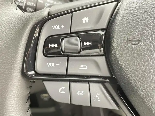 ホンダ ＷＲ－Ｖ Z ブラックスタイル 千葉県 2025(令7)年 0.2万km オブシダンブルーパール ホンダセンシング/・衝突軽減ブレーキ（CMBS）/・先行車発進お知らせ機能/・歩行者事故低減ステアリング/・路外逸脱抑制機能/・標識認識機能/・アダプティブクルーズコントロール（ACC）/・車線維持支援システム（LKAS）/・誤発進抑制機能/・後方誤発進抑制機能/・近距離衝突軽減ブレーキ/・急アクセル抑制機能/・パーキングセンサーシステム/・オートハイビーム/純正ディスプレイオーディオ/　Applecarplay/AndroidAuto/Bluetooth/バックカメラ/パドルシフト/ヘッドライトレベライザー/ステアリングスイッチ/革巻きステアリング/プッシュスタート&スマートキー/電動格納ミラー/LEDヘッドライト