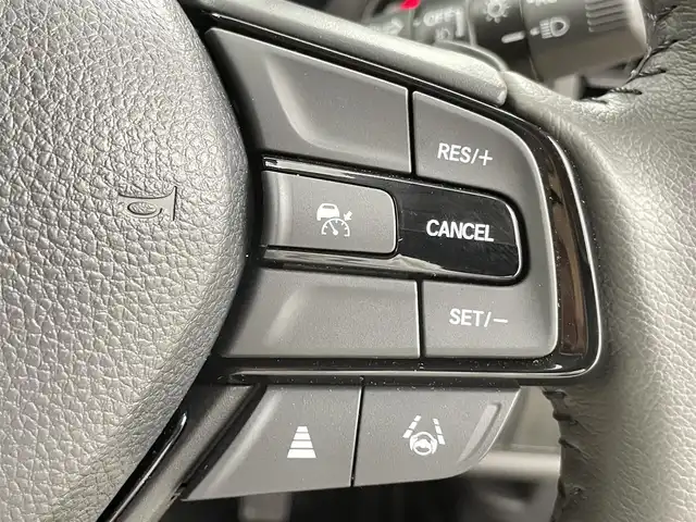 ホンダ ＷＲ－Ｖ Z ブラックスタイル 千葉県 2025(令7)年 0.2万km オブシダンブルーパール ホンダセンシング/・衝突軽減ブレーキ（CMBS）/・先行車発進お知らせ機能/・歩行者事故低減ステアリング/・路外逸脱抑制機能/・標識認識機能/・アダプティブクルーズコントロール（ACC）/・車線維持支援システム（LKAS）/・誤発進抑制機能/・後方誤発進抑制機能/・近距離衝突軽減ブレーキ/・急アクセル抑制機能/・パーキングセンサーシステム/・オートハイビーム/純正ディスプレイオーディオ/　Applecarplay/AndroidAuto/Bluetooth/バックカメラ/パドルシフト/ヘッドライトレベライザー/ステアリングスイッチ/革巻きステアリング/プッシュスタート&スマートキー/電動格納ミラー/LEDヘッドライト