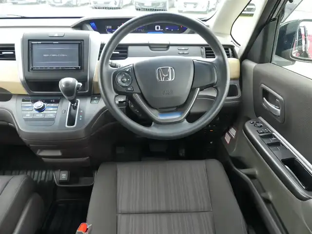 ホンダ フリード G 千葉県 2017(平29)年 7.2万km クリスタルブラックパール 左パワースライドドア/右イージークローザードア/社外SDナビ/地デジTV/【DVD/CD再生機能　Bluetooth接続】/バックカメラ/ステアリングスイッチ/ETC/社外LEDヘッドライト/ウインカーミラー/Honda スマートキー