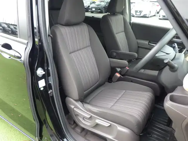 ホンダ フリード G 千葉県 2017(平29)年 7.2万km クリスタルブラックパール 左パワースライドドア/右イージークローザードア/社外SDナビ/地デジTV/【DVD/CD再生機能　Bluetooth接続】/バックカメラ/ステアリングスイッチ/ETC/社外LEDヘッドライト/ウインカーミラー/Honda スマートキー