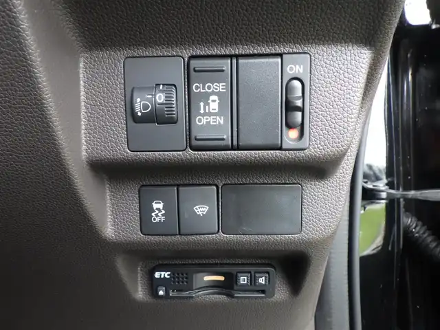 ホンダ フリード G 千葉県 2017(平29)年 7.2万km クリスタルブラックパール 左パワースライドドア/右イージークローザードア/社外SDナビ/地デジTV/【DVD/CD再生機能　Bluetooth接続】/バックカメラ/ステアリングスイッチ/ETC/社外LEDヘッドライト/ウインカーミラー/Honda スマートキー