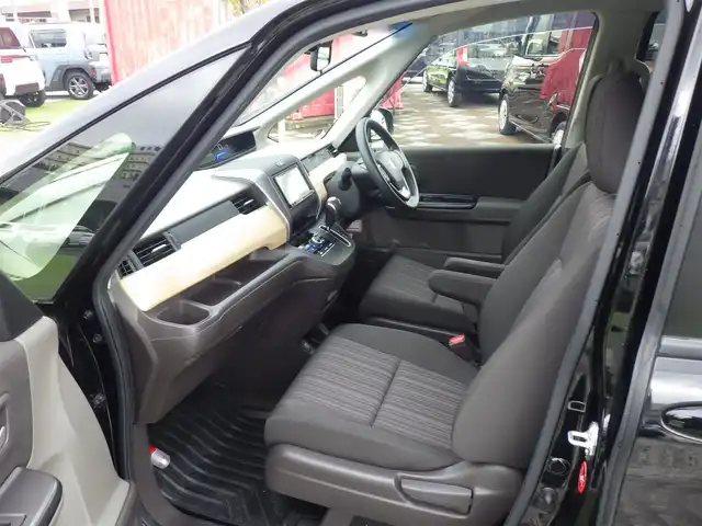 ホンダ フリード G 千葉県 2017(平29)年 7.2万km クリスタルブラックパール 左パワースライドドア/右イージークローザードア/社外SDナビ/地デジTV/【DVD/CD再生機能　Bluetooth接続】/バックカメラ/ステアリングスイッチ/ETC/社外LEDヘッドライト/ウインカーミラー/Honda スマートキー