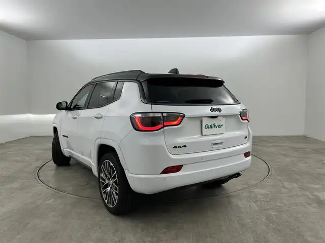 クライスラー・ジープ ジープ コンパス Sモデル 福島県 2023(令5)年 1.5万km パール 【AA車両・落札不可・価格変更中】/アダプティブクルーズコントロール/・アクティブ レーン マネジメント/・ハイウェイアシストシステム/・フルスピードフォワードコリジョンワーニング/・衝突被害軽減ブレーキ/・ブラインドスポットモニター/・ParkSenseフロント・リアパークアシスト/・ParkSense縦列/並列パークアシスト・アンパークアシスト/・サラウンドビューカメラ /・トラフィックサインレコグニション /・アクティブスピードリミッター /純正ナビゲーション/・バックカメラ/・360°カメラ/・ETC/・前後ドライブレコーダー/プッシュスタート/・スマートキー/革巻きステアリング/・ステアリングスイッチ/LEDライト/・フォグライト/・オートライト/・オートハイビーム/フロアマット