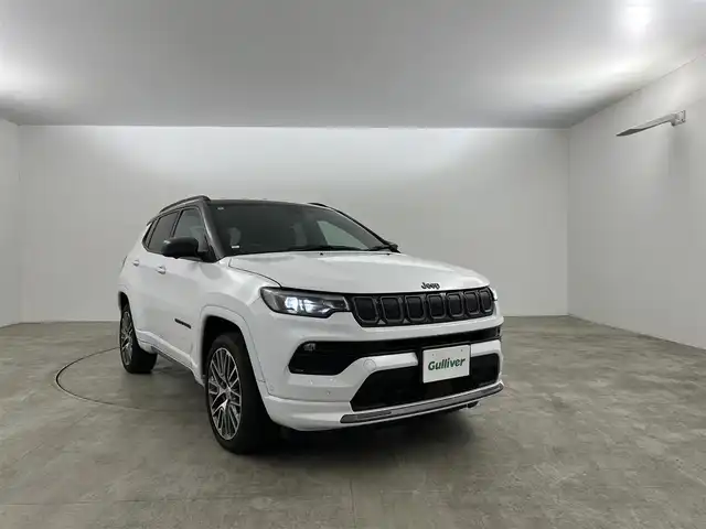 クライスラー・ジープ ジープ コンパス Sモデル 福島県 2023(令5)年 1.5万km パール 【AA車両・落札不可・価格変更中】/アダプティブクルーズコントロール/・アクティブ レーン マネジメント/・ハイウェイアシストシステム/・フルスピードフォワードコリジョンワーニング/・衝突被害軽減ブレーキ/・ブラインドスポットモニター/・ParkSenseフロント・リアパークアシスト/・ParkSense縦列/並列パークアシスト・アンパークアシスト/・サラウンドビューカメラ /・トラフィックサインレコグニション /・アクティブスピードリミッター /純正ナビゲーション/・バックカメラ/・360°カメラ/・ETC/・前後ドライブレコーダー/プッシュスタート/・スマートキー/革巻きステアリング/・ステアリングスイッチ/LEDライト/・フォグライト/・オートライト/・オートハイビーム/フロアマット