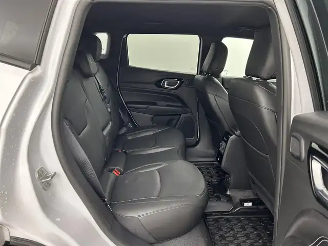 クライスラー・ジープ ジープ コンパス Sモデル 福島県 2023(令5)年 1.5万km パール 【AA車両・落札不可・価格変更中】/アダプティブクルーズコントロール/・アクティブ レーン マネジメント/・ハイウェイアシストシステム/・フルスピードフォワードコリジョンワーニング/・衝突被害軽減ブレーキ/・ブラインドスポットモニター/・ParkSenseフロント・リアパークアシスト/・ParkSense縦列/並列パークアシスト・アンパークアシスト/・サラウンドビューカメラ /・トラフィックサインレコグニション /・アクティブスピードリミッター /純正ナビゲーション/・バックカメラ/・360°カメラ/・ETC/・前後ドライブレコーダー/プッシュスタート/・スマートキー/革巻きステアリング/・ステアリングスイッチ/LEDライト/・フォグライト/・オートライト/・オートハイビーム/フロアマット