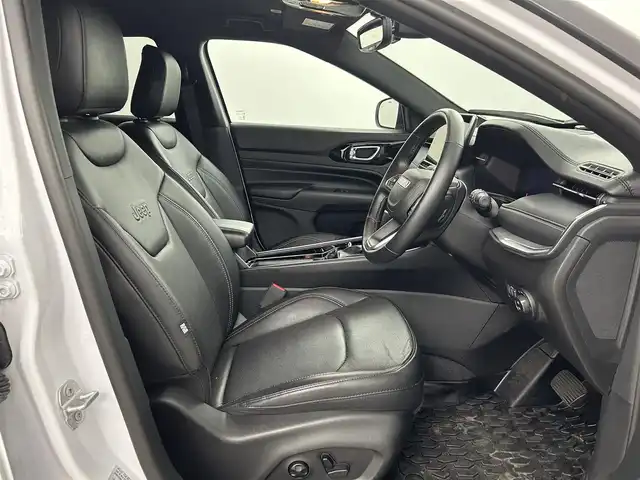 クライスラー・ジープ ジープ コンパス Sモデル 福島県 2023(令5)年 1.5万km パール 【AA車両・落札不可・価格変更中】/アダプティブクルーズコントロール/・アクティブ レーン マネジメント/・ハイウェイアシストシステム/・フルスピードフォワードコリジョンワーニング/・衝突被害軽減ブレーキ/・ブラインドスポットモニター/・ParkSenseフロント・リアパークアシスト/・ParkSense縦列/並列パークアシスト・アンパークアシスト/・サラウンドビューカメラ /・トラフィックサインレコグニション /・アクティブスピードリミッター /純正ナビゲーション/・バックカメラ/・360°カメラ/・ETC/・前後ドライブレコーダー/プッシュスタート/・スマートキー/革巻きステアリング/・ステアリングスイッチ/LEDライト/・フォグライト/・オートライト/・オートハイビーム/フロアマット